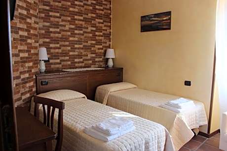 Deluxe Double or Twin Room with Sea View