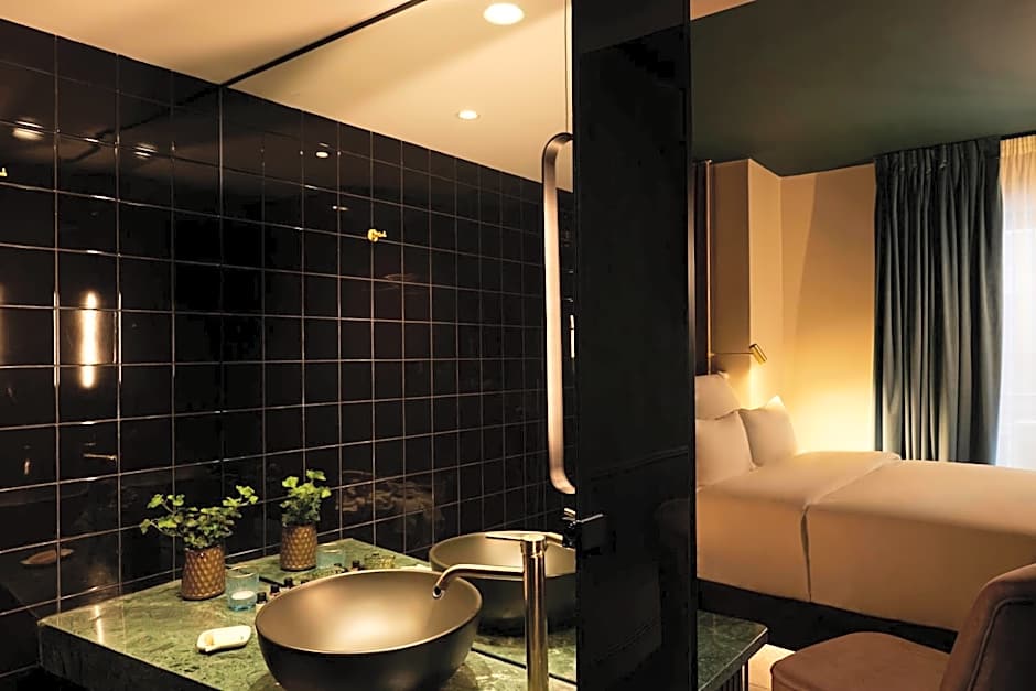  Skylark, Aluma Hotel & Resort