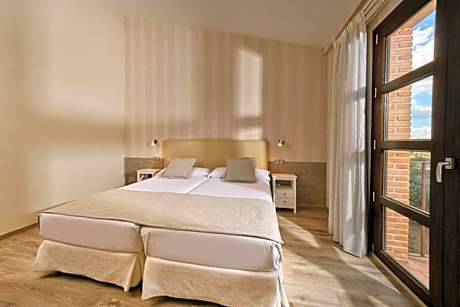 Double or Twin Room with Balcony