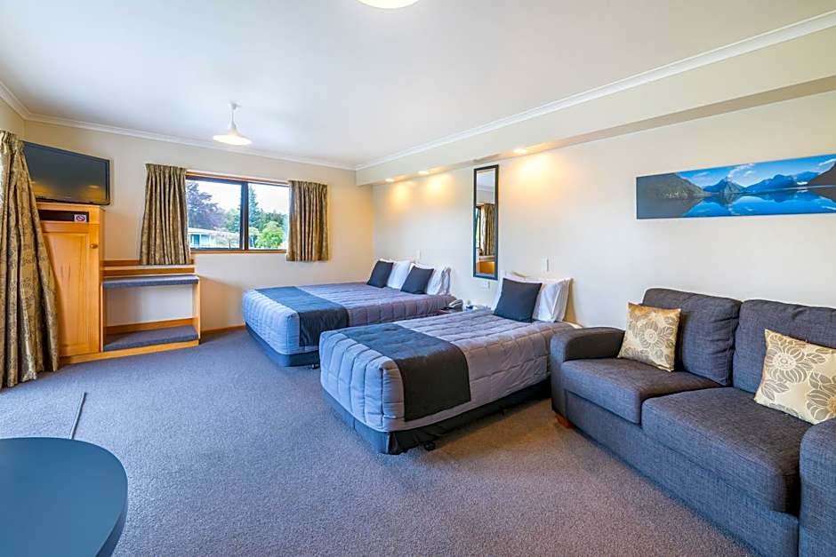 Lakeside Motel & Apartments