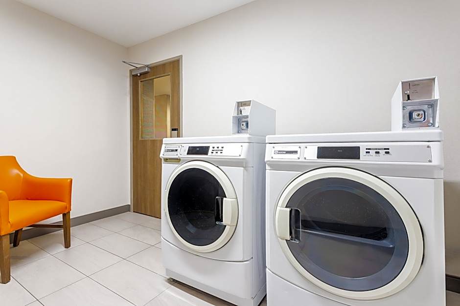 Holiday Inn Express Hotel & Suites Lancaster By IHG