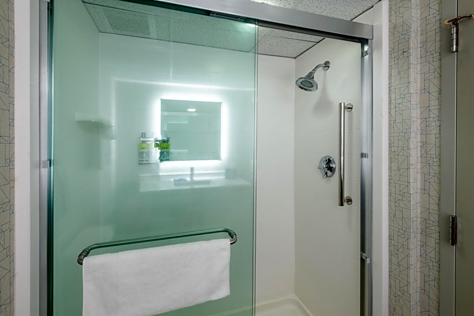 Holiday Inn Express State College at Williamsburg Square By IHG