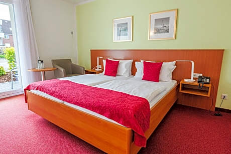 One-Bedroom Apartment with View