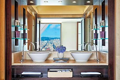 Suite Sea View King Bed