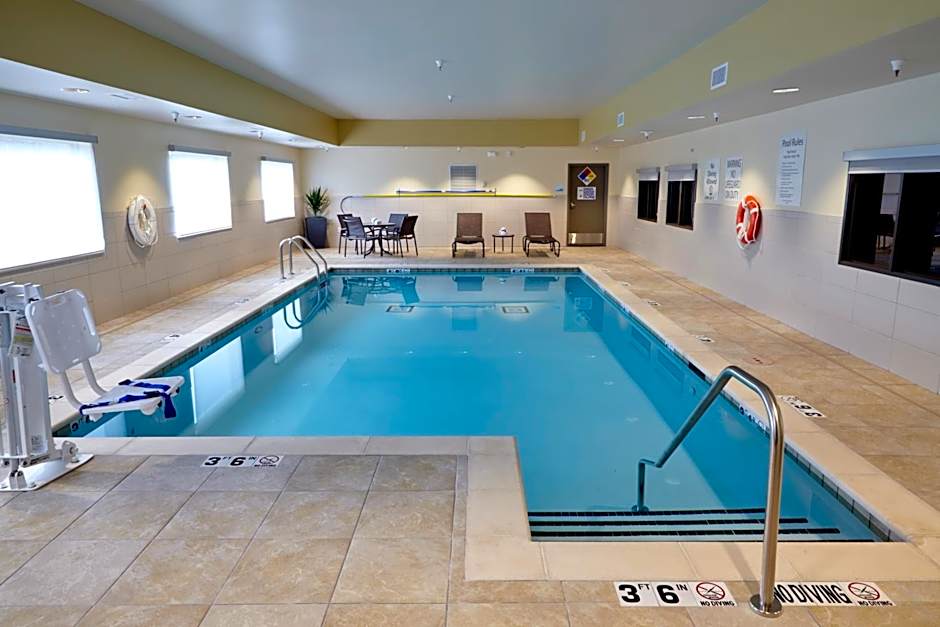 Holiday Inn Express and Suites Tahlequah By IHG