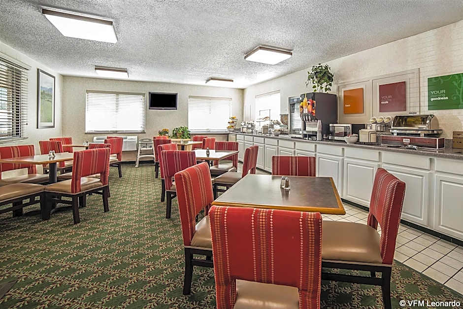 Yellowstone River Inn & Suites