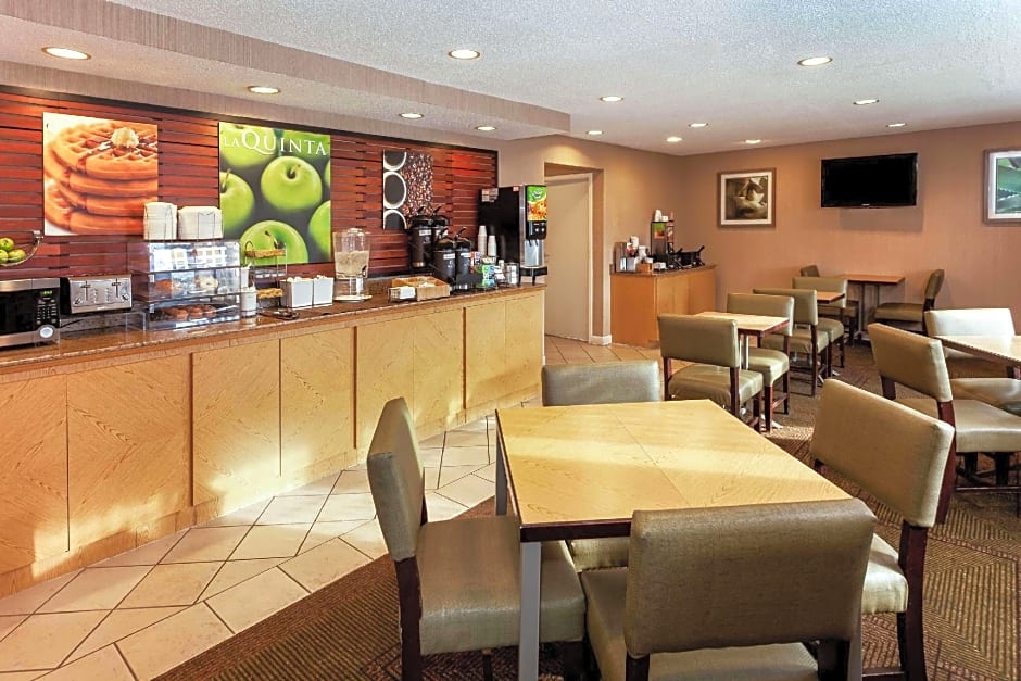 La Quinta Inn & Suites by Wyndham Sheboygan
