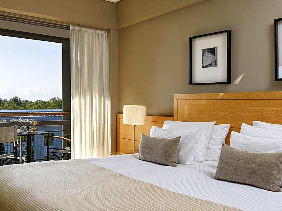 Sea View Cityscape Hotel