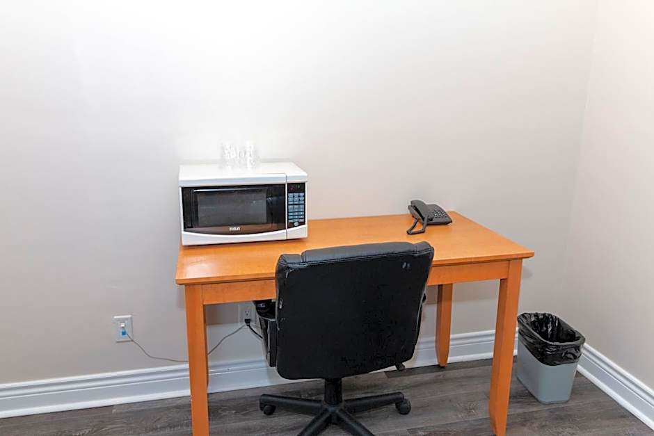 Borden Inn and Suites