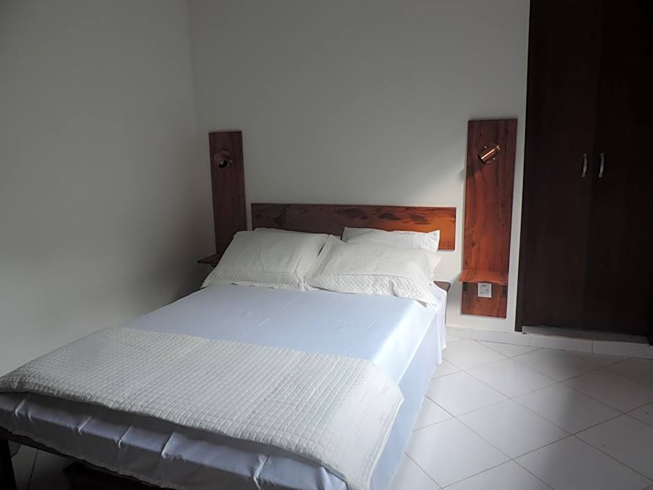 Pousada Quatro Estacoes