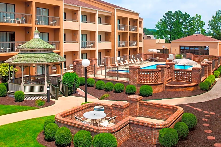 Courtyard by Marriott Huntsville University Drive