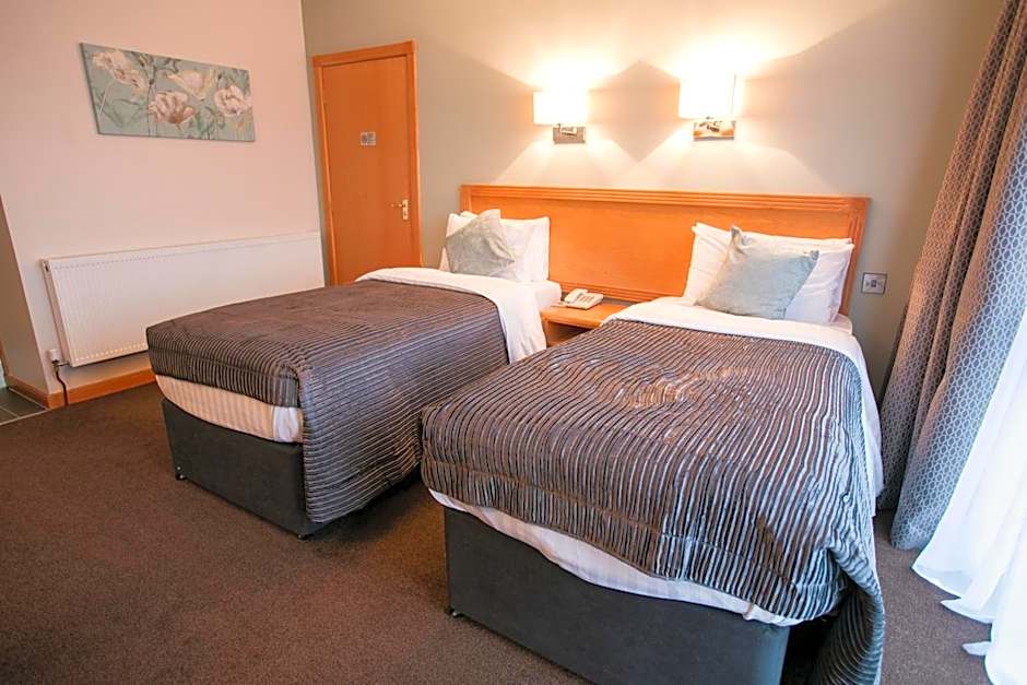 La Mon Hotel & Country Club