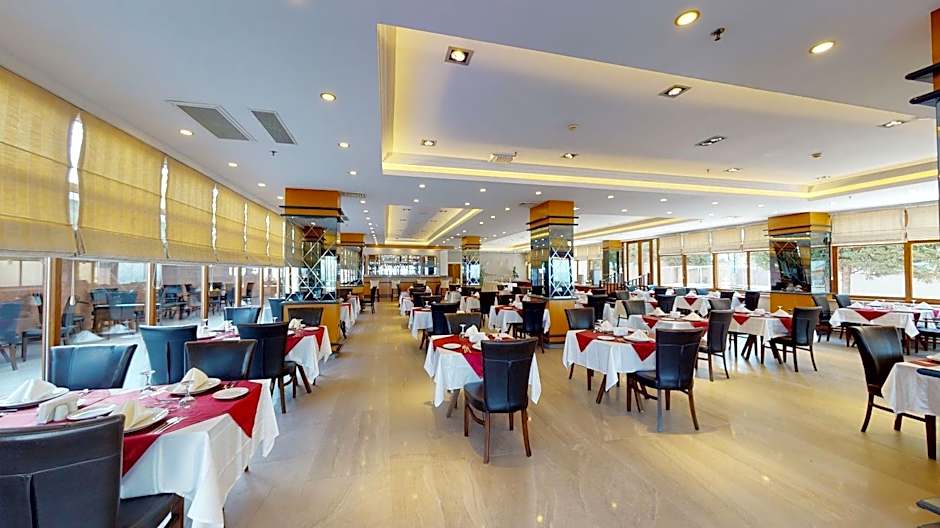 Double Royal Hotel Darica