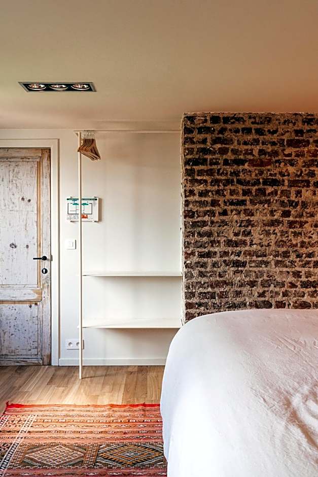 Chambre d'Amis by Alix