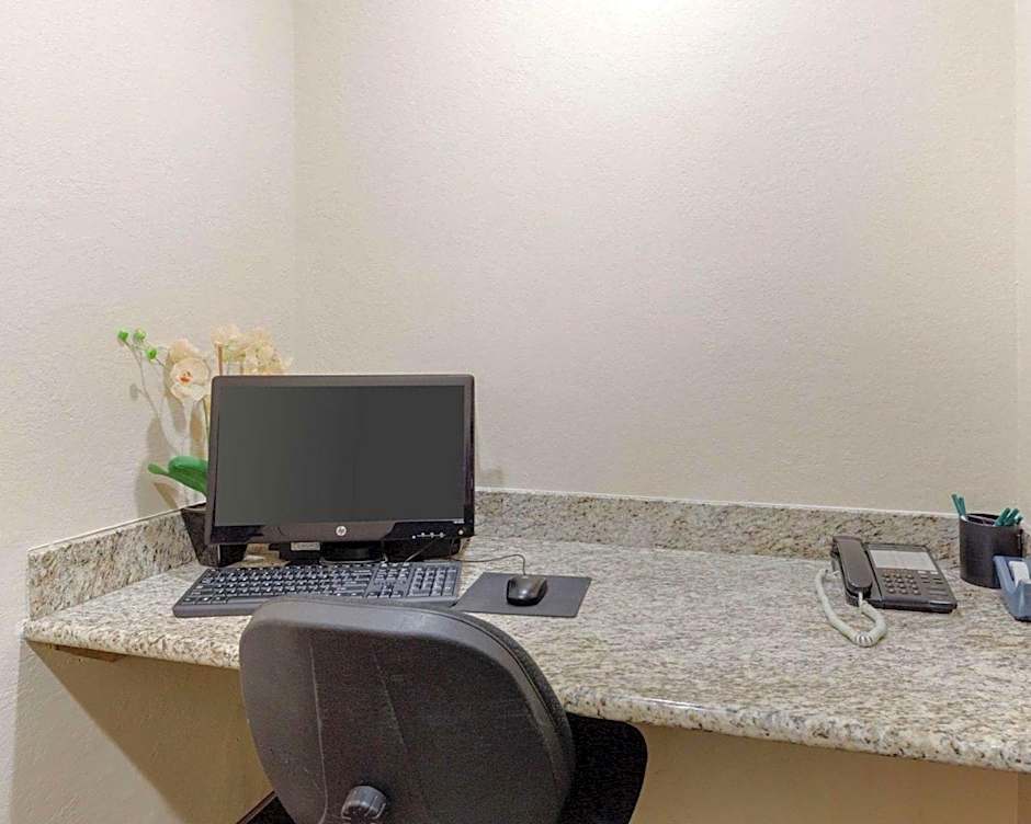 Quality Suites Houston NW Cy-Fair