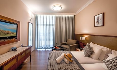 Premier Room with Lake View