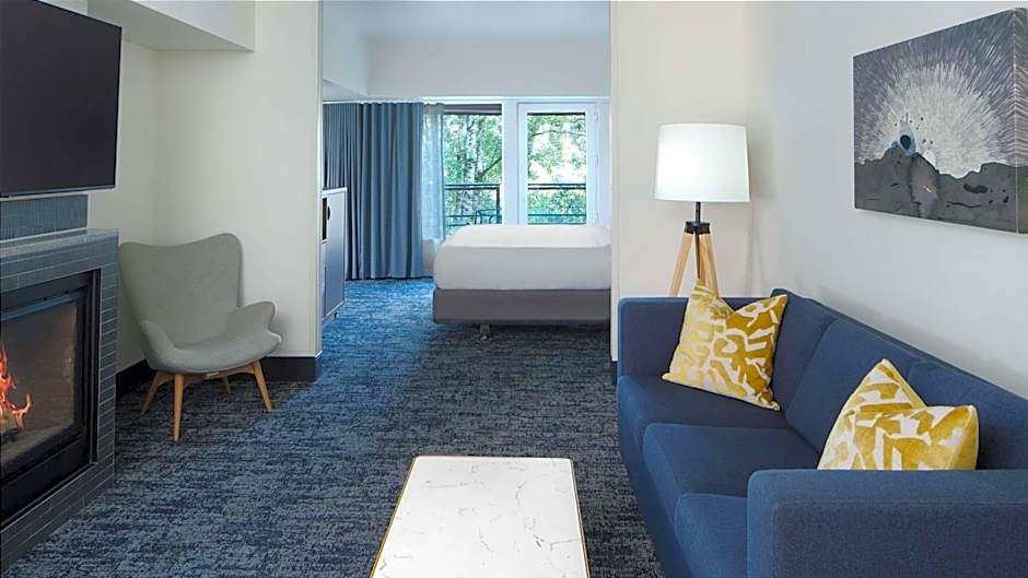 River's Edge Hotel Portland, Tapestry Collection by Hilton