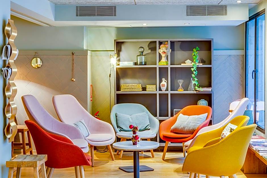 Petit Palace Hotel Tres