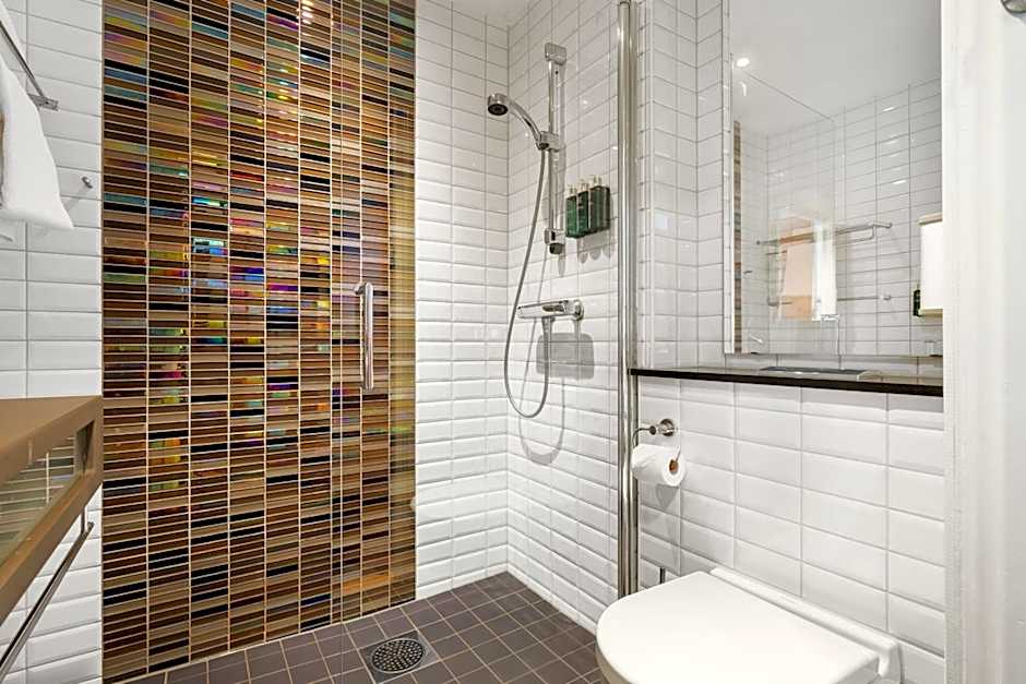 Clarion Hotel Admiral