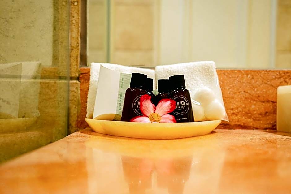 Camino Real Zaashila Huatulco