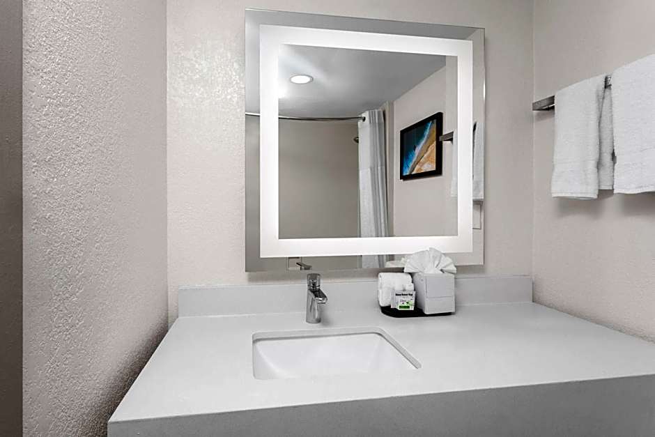 La Quinta Inn & Suites by Wyndham Fort Lauderdale Cypress Creek