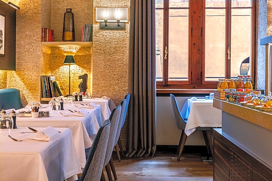 Les Armures Hotel