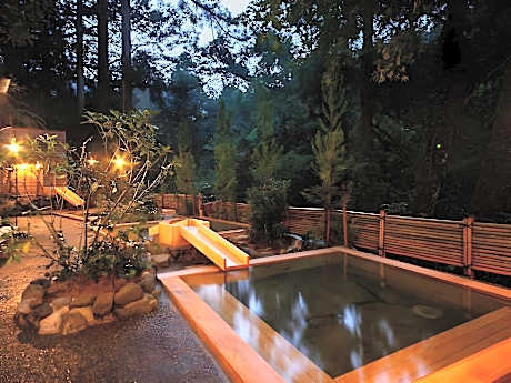 Yamanaka Onsen Hanatsubaki