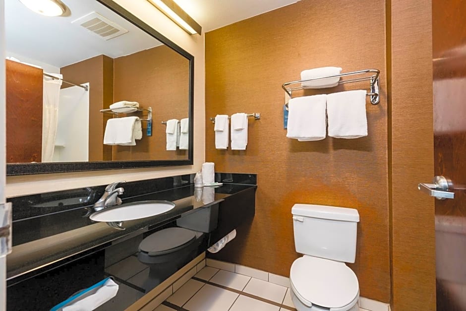 Fairfield Inn & Suites by Marriott Charleston North/Ashley Phosphate
