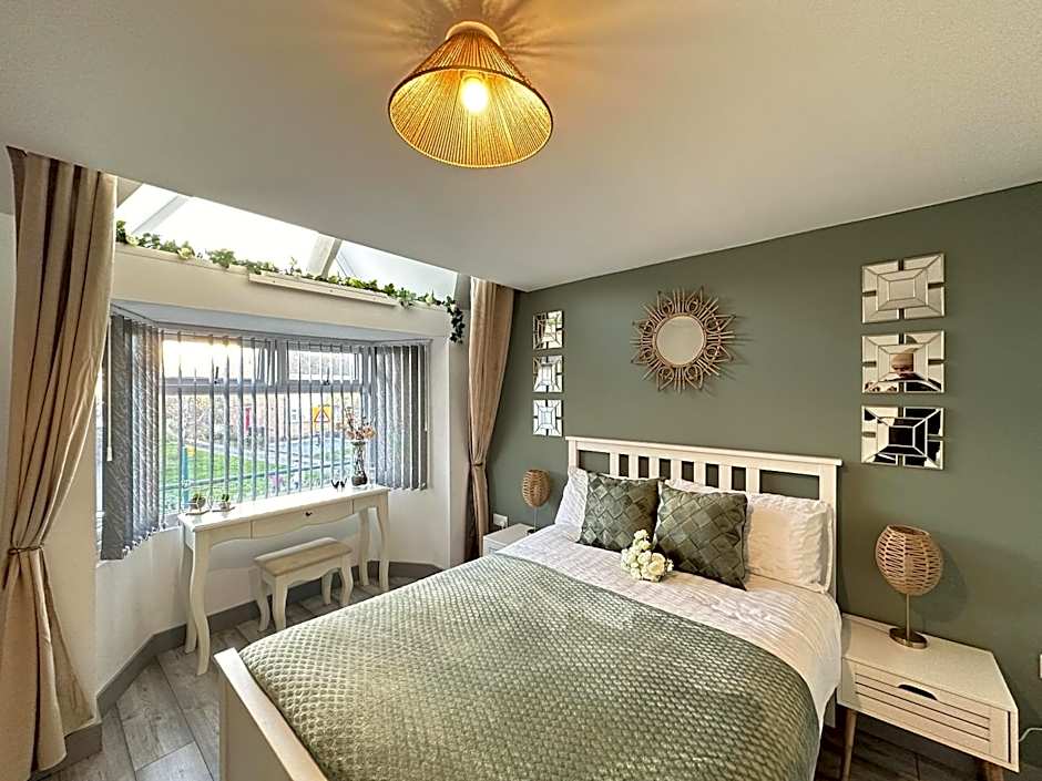 Lilypad Suite - Near NEC Centre, BHX airport, HS2 & Resort World