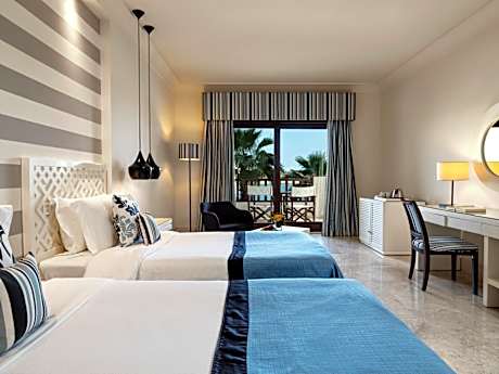 Juweira Room With Aqua Park Entrance