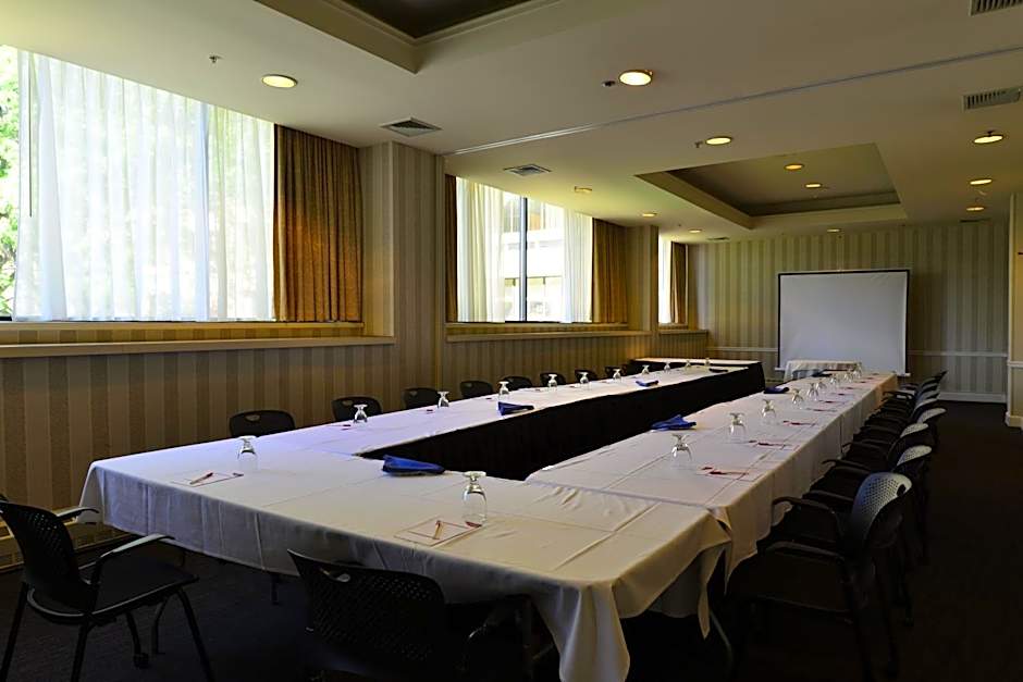 Holiday Inn Hotel And Suites Pittsfield-Berkshires By IHG