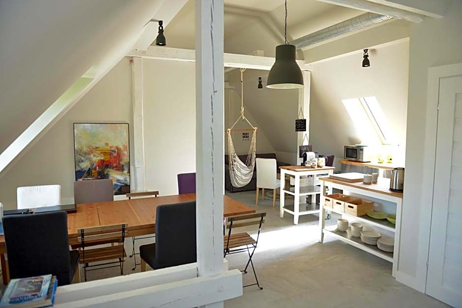 Five Point Hostel & Apartments