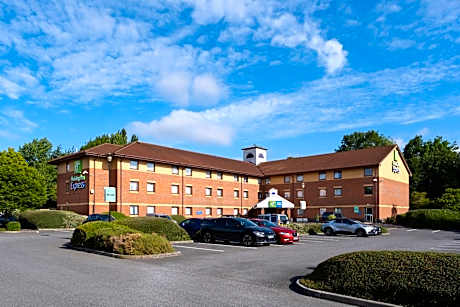 Holiday Inn Express Taunton East By IHG