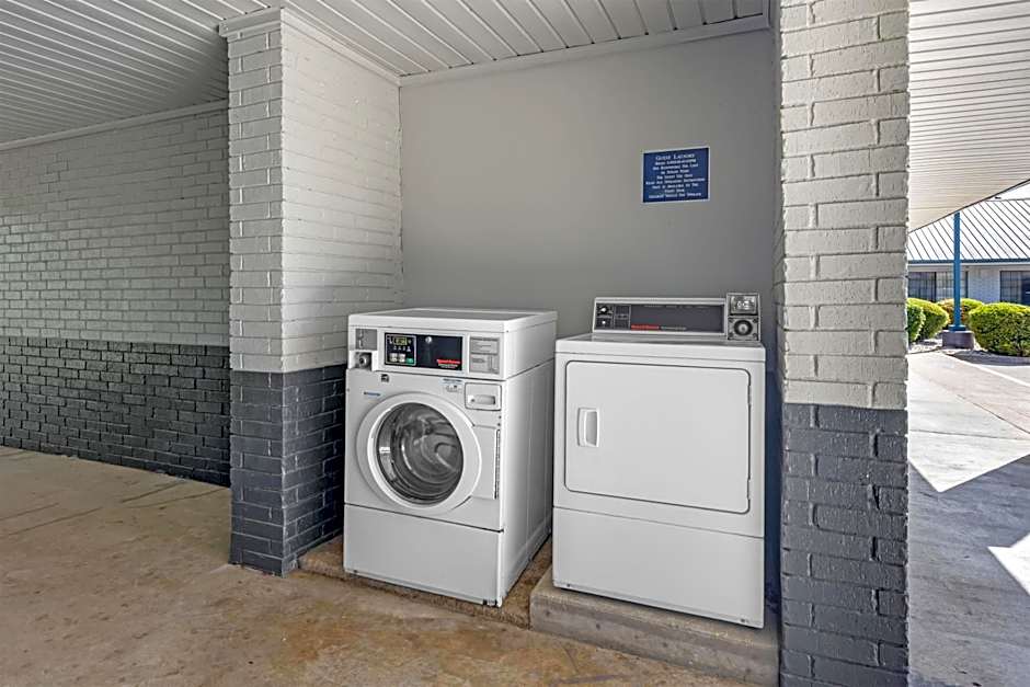 Best Western Regency Inn & Suites