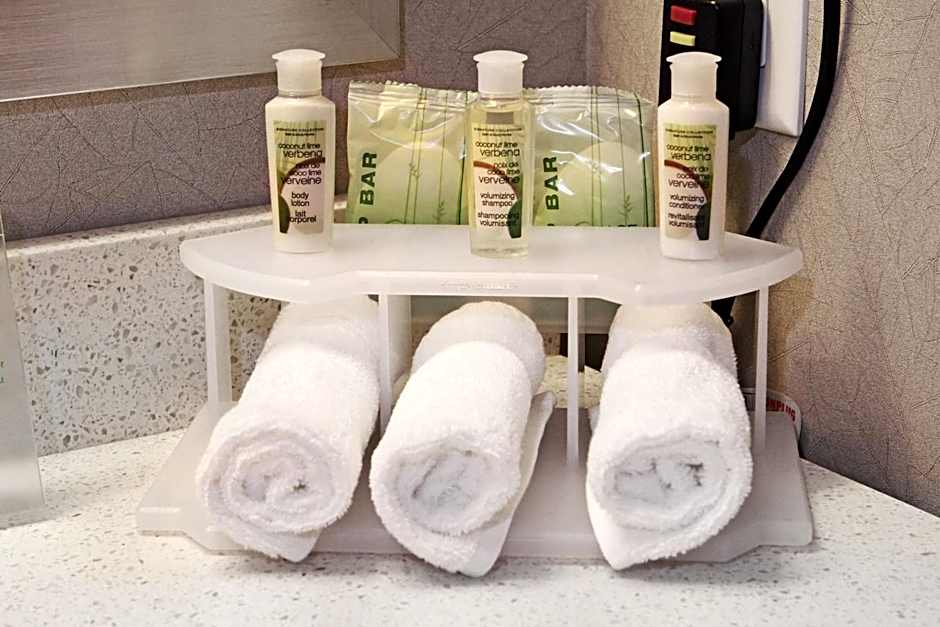 Holiday Inn Express and Suites Calgary University By IHG