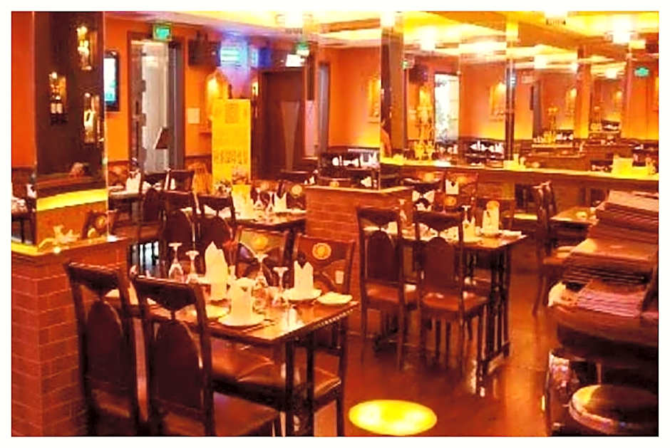 Goroomgo New Ashiyana Palace Near Railway Station Varanasi