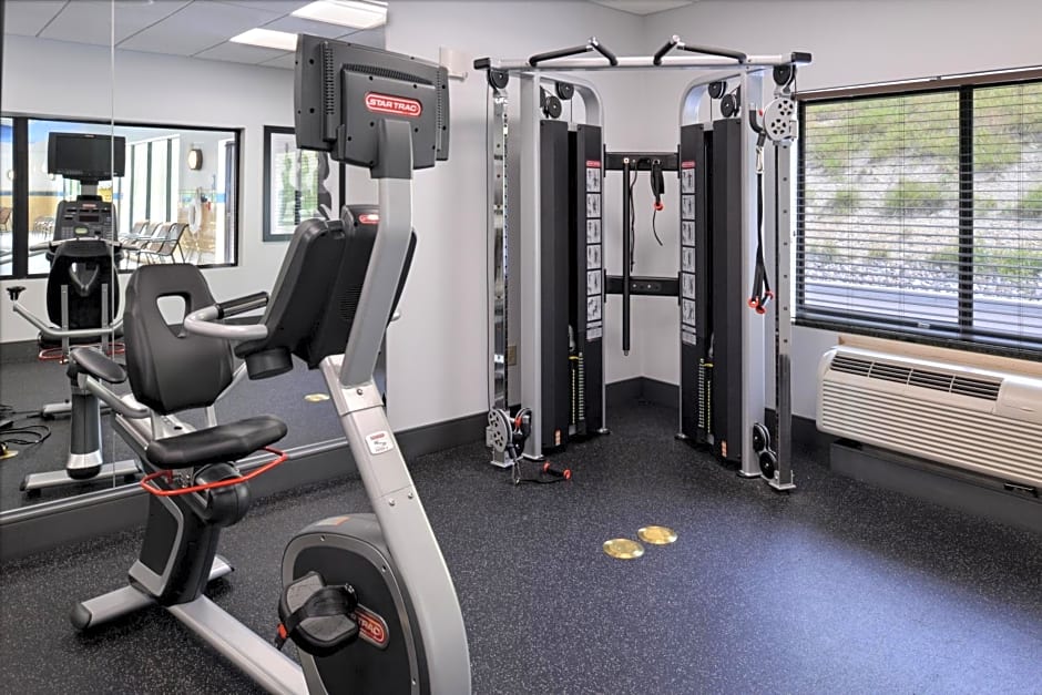 Holiday Inn Express & Suites Washington - Meadow Lands By IHG