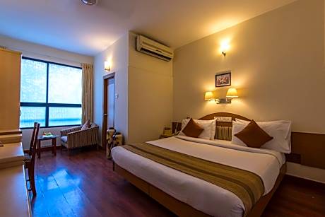 Deluxe Double or Twin Bed