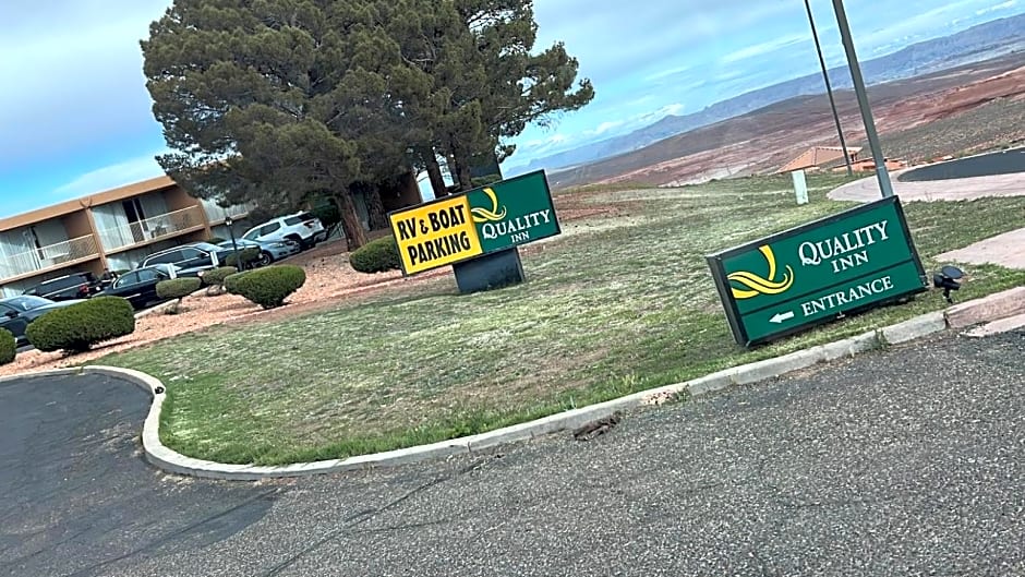 QUALITY INN VIEW OF LAKE POWELL - PAGE