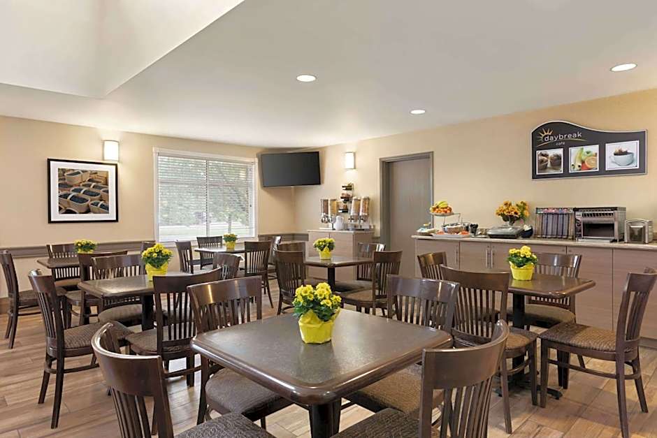 Days Inn by Wyndham Ottawa Airport