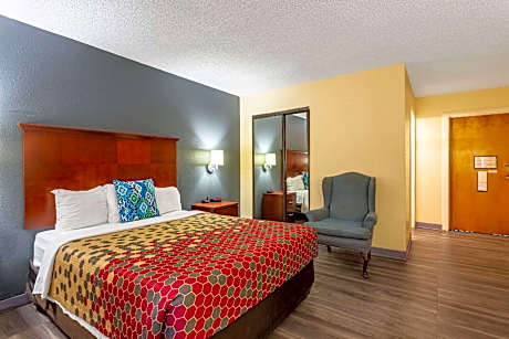 Queen Room - Non-Smoking