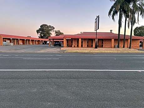 True blue Motor Inn