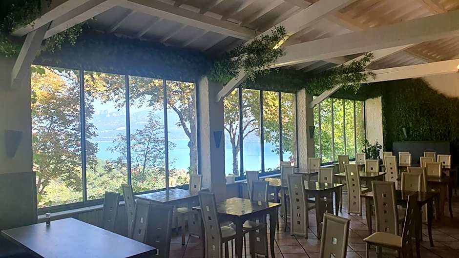 AUBERGE de SAINTE CROIX