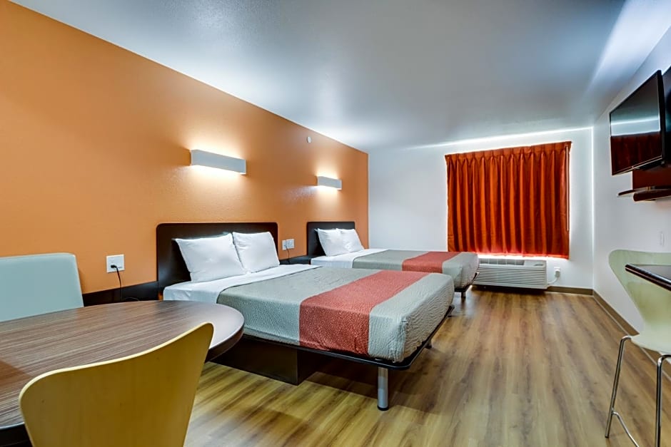 Motel 6-Tulsa, OK