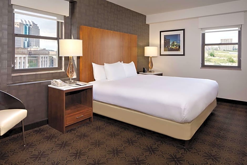 DoubleTree by Hilton Hotel & Suites Pittsburgh Downtown