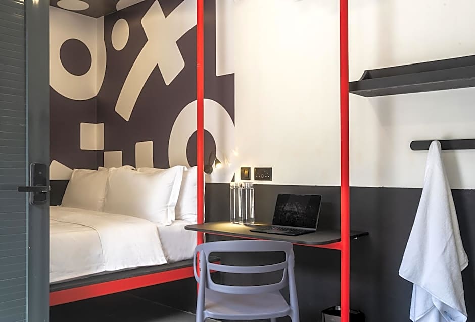 Boxo Diani - Unique Beach Front Container Eco-Hotel