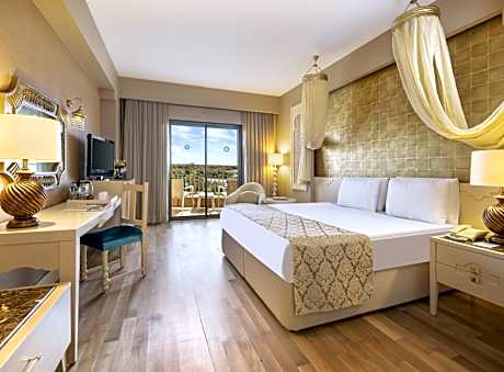 Standard Room with Garden View