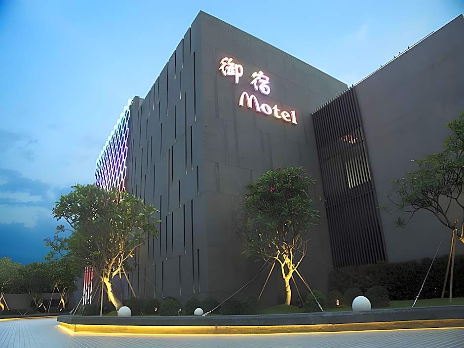 Royal Group Motel Fengshan Branch