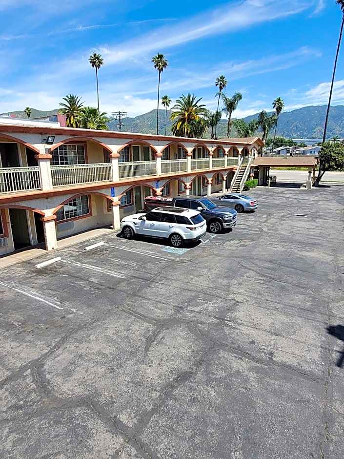 Delmonico Inn Suites