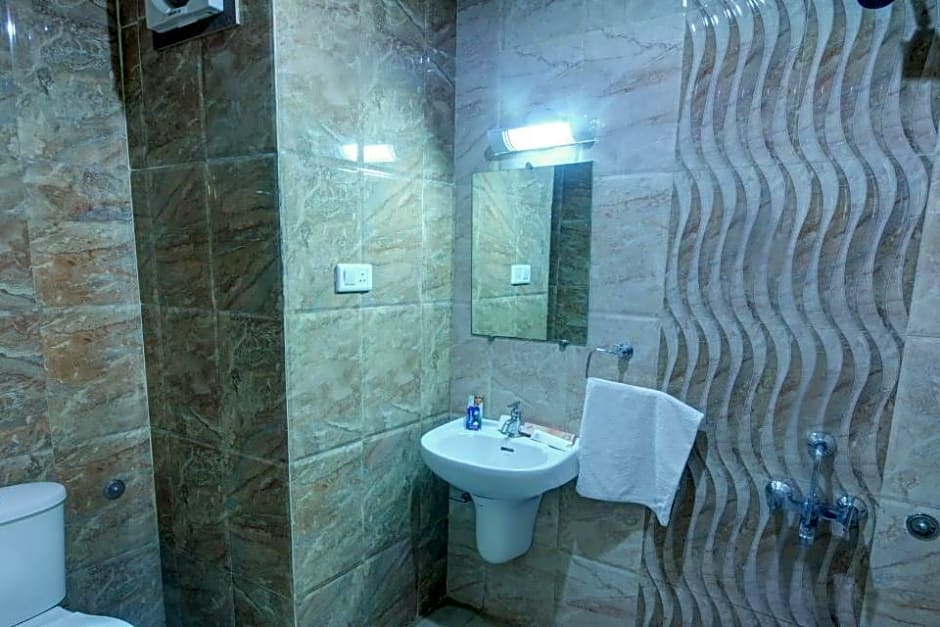 Hotel Mayura International